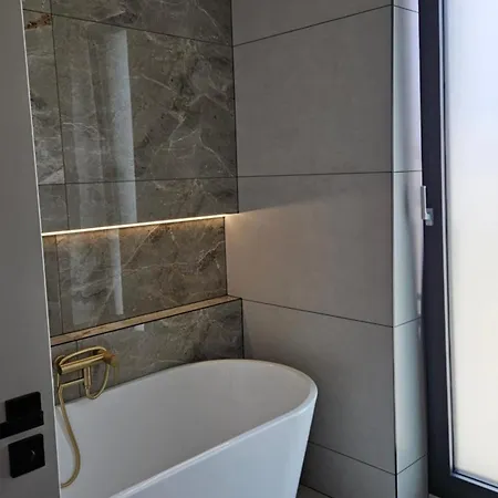 Apartman Moderny 3 - Spalnovy S Velkou Terasou *