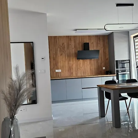Moderny 3 - Spalnovy S Velkou Terasou Apartman *