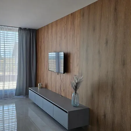 Moderny 3 - Spalnovy S Velkou Terasou Apartment Bobrov