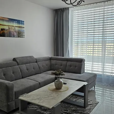 Moderny 3 - Spalnovy S Velkou Terasou