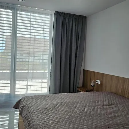 Moderny 3 - Spalnovy S Velkou Terasou