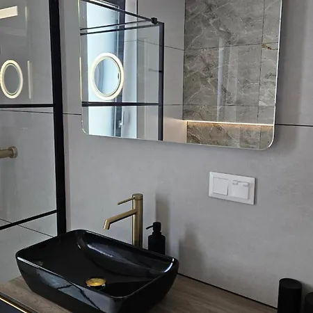 Apartman Moderny 3 - Spalnovy S Velkou Terasou *