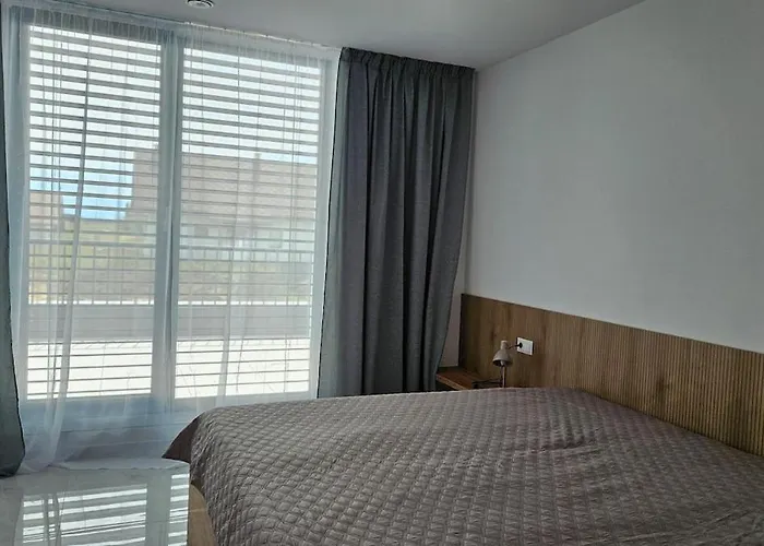 Moderný 3 - Spálňový S Veľkou Terasou