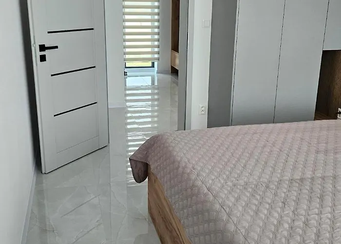 Moderný 3 - Spálňový S Veľkou Terasou Apartamento Bobrów