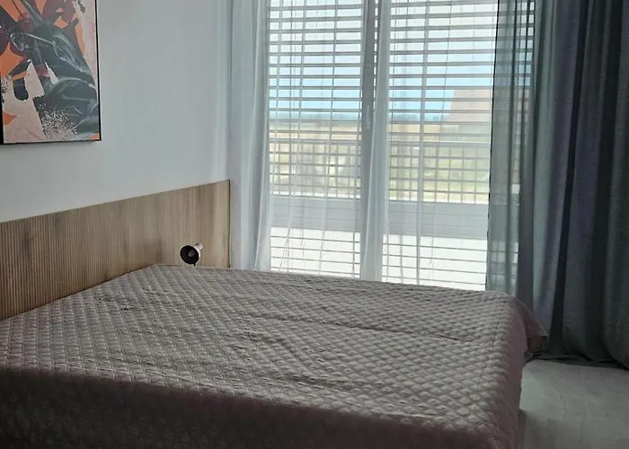 Moderný 3 - Spálňový S Veľkou Terasou *